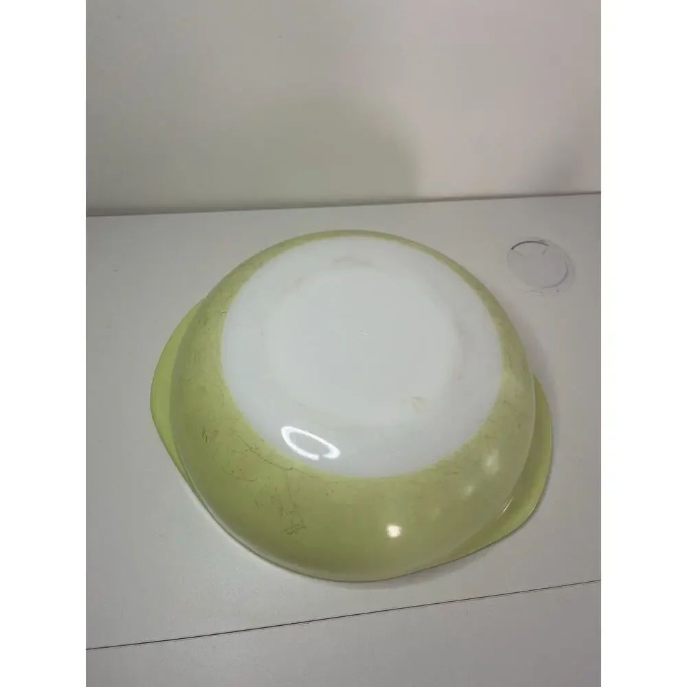 VINTAGE Pyrex Casserole Dish 2 QT Quart Lime Green 024 Round Mid Century Kitchen